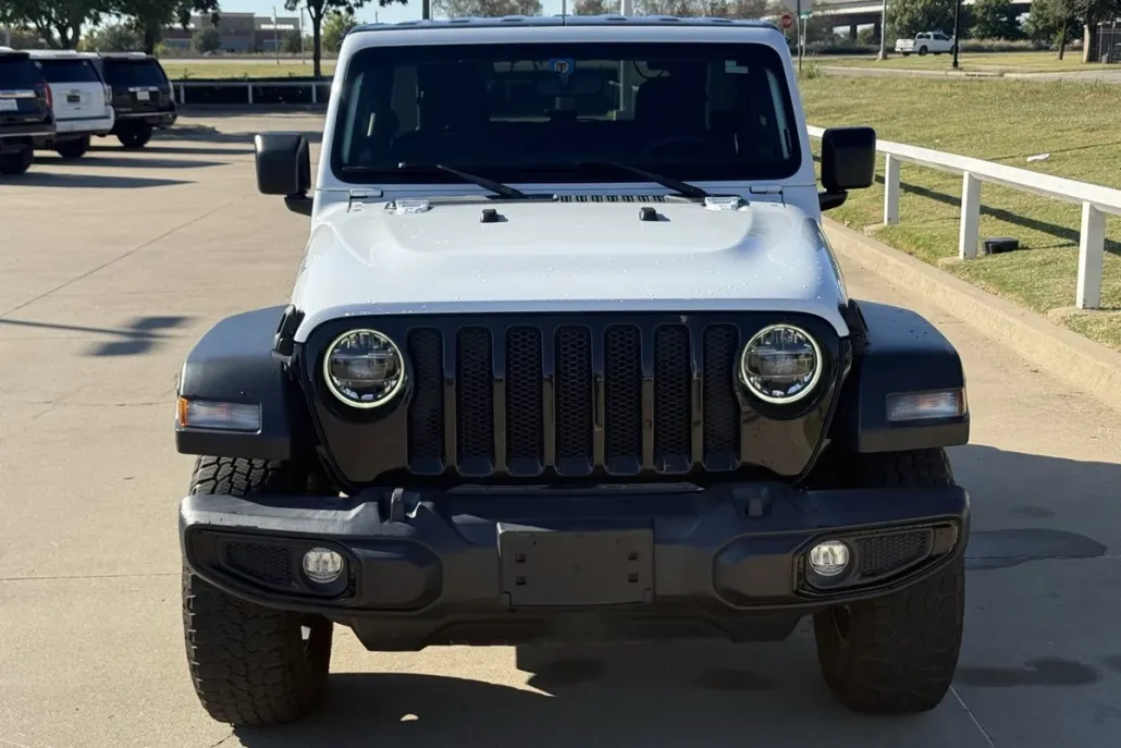 2022 Jeep Wrangler Willys photo 1