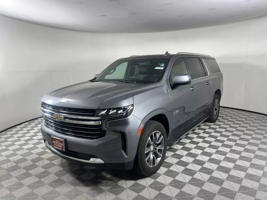 2021 Chevrolet Suburban LT photo 1