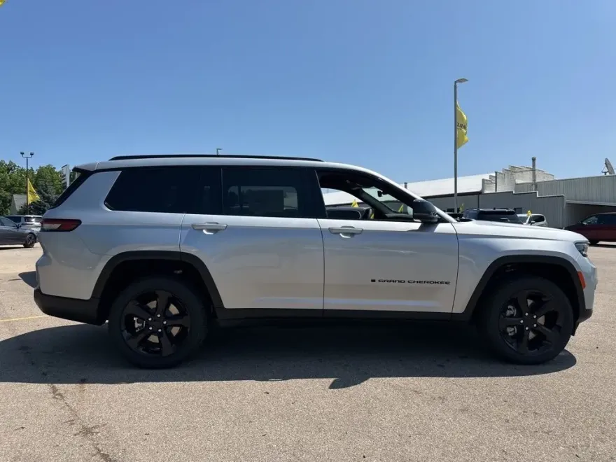 2025 Jeep Grand Cherokee Altitude X photo 1