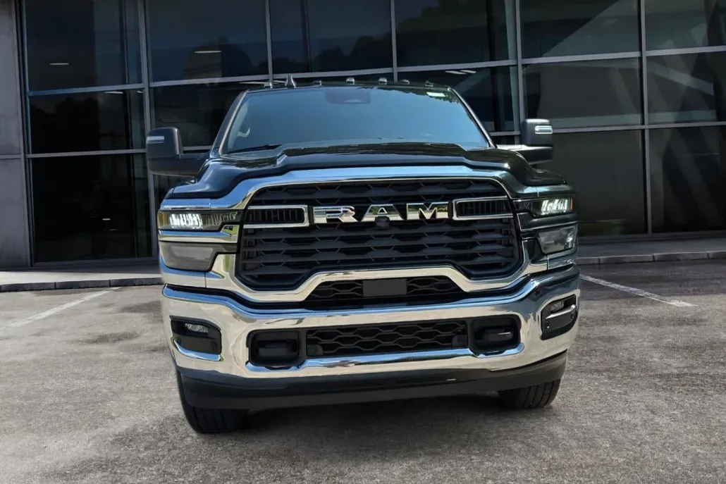 2025 Ram 2500 Tradesman photo 1