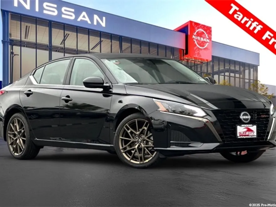 2025 Nissan Altima 2.5 SR photo 1