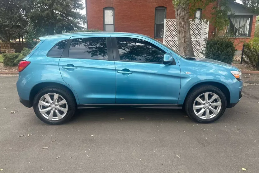 2014 Mitsubishi Outlander Sport ES photo 1