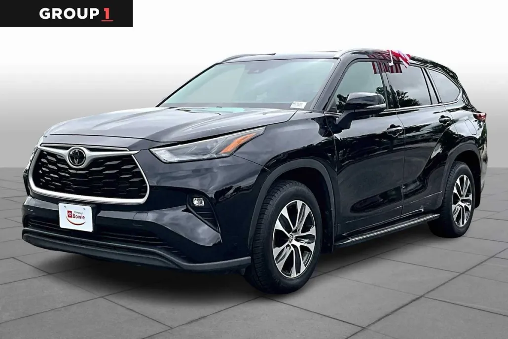 2022 Toyota Highlander XLE photo 1