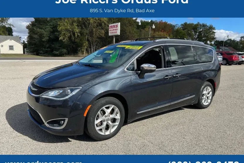 2020 Chrysler Pacifica Limited photo 1