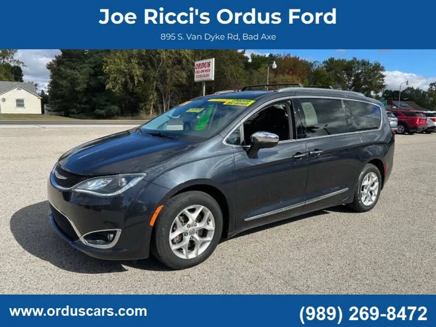 2020 Chrysler Pacifica Limited photo 1