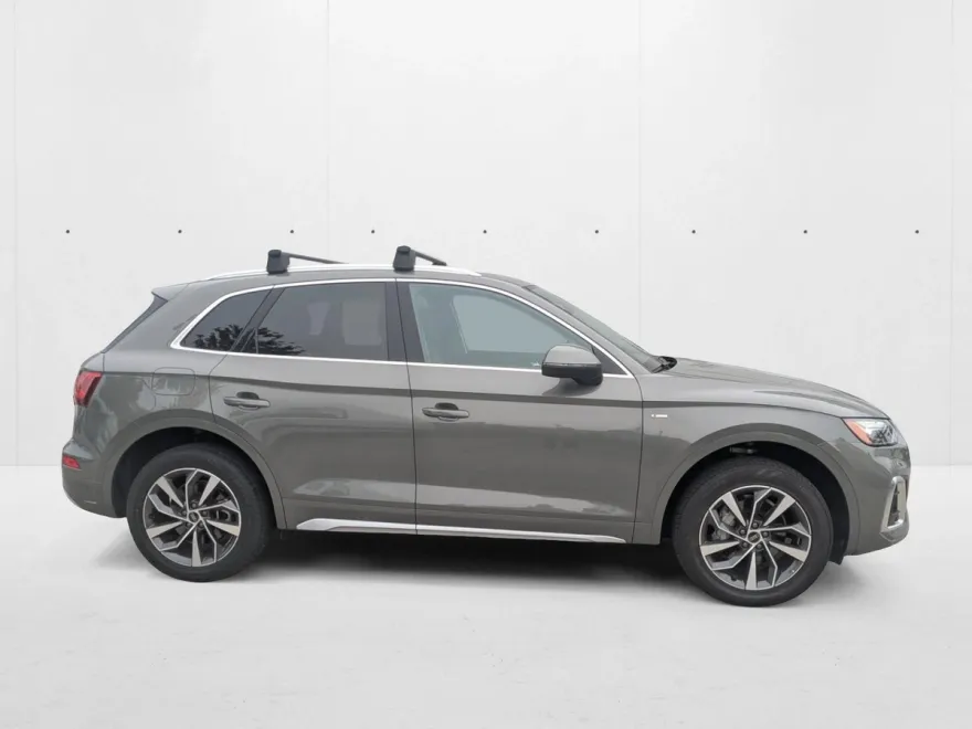 2024 Audi Q5 S line Premium Plus photo 1