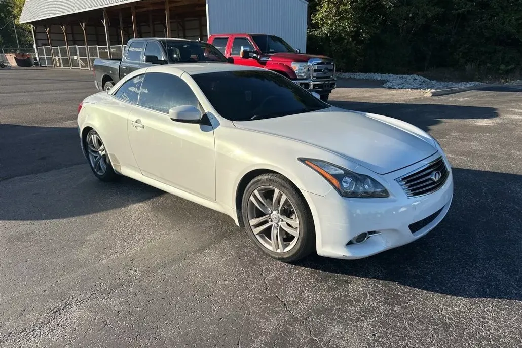 2013 Infiniti G37 Base Convertible photo 1