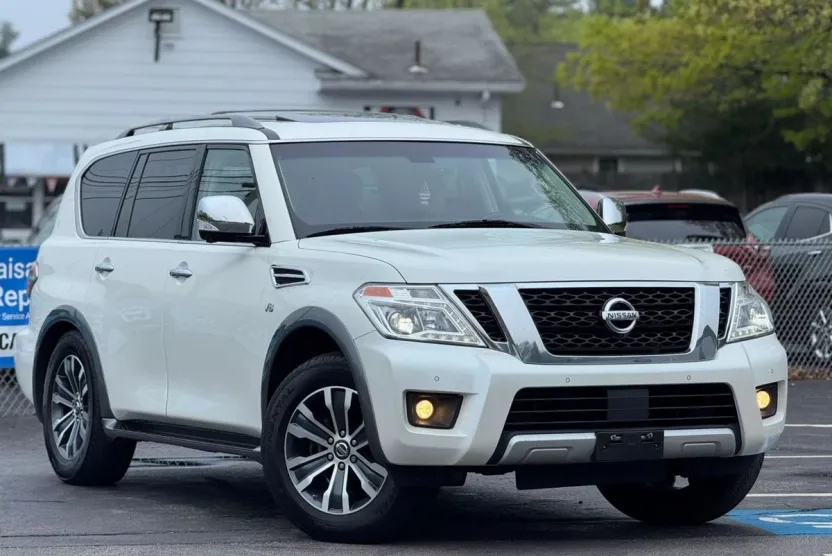 2017 Nissan Armada SL photo 1