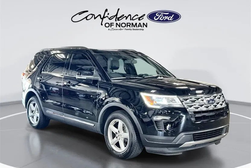 2018 Ford Explorer XLT photo 1