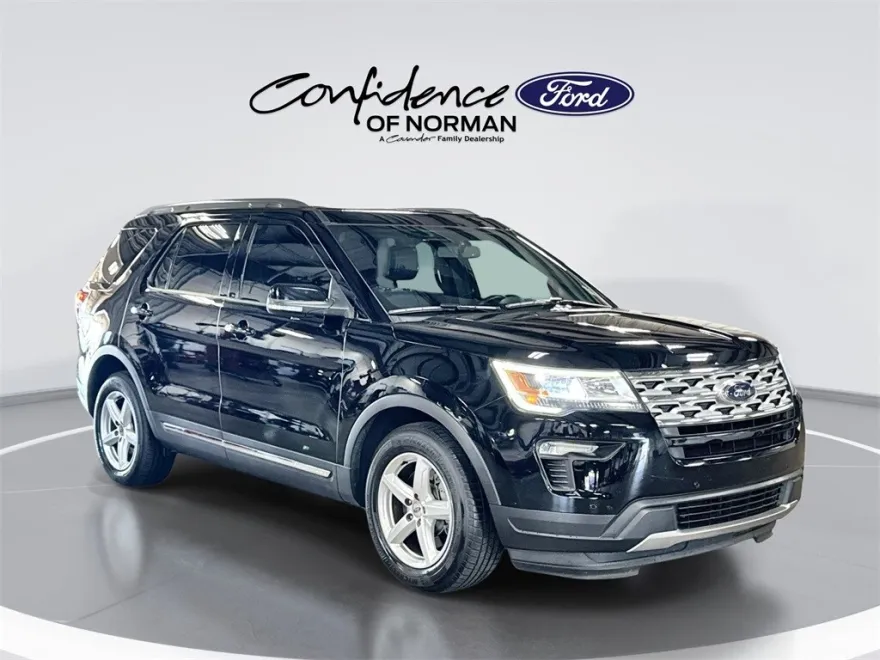 2018 Ford Explorer XLT photo 1