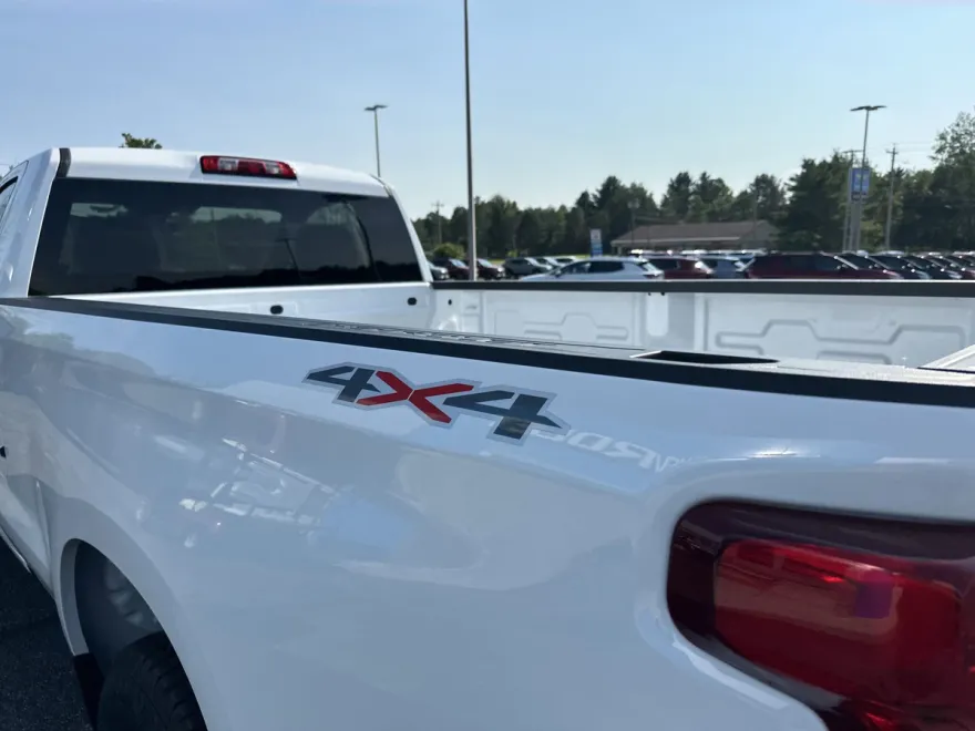 2025 Chevrolet Silverado 1500 photo 1