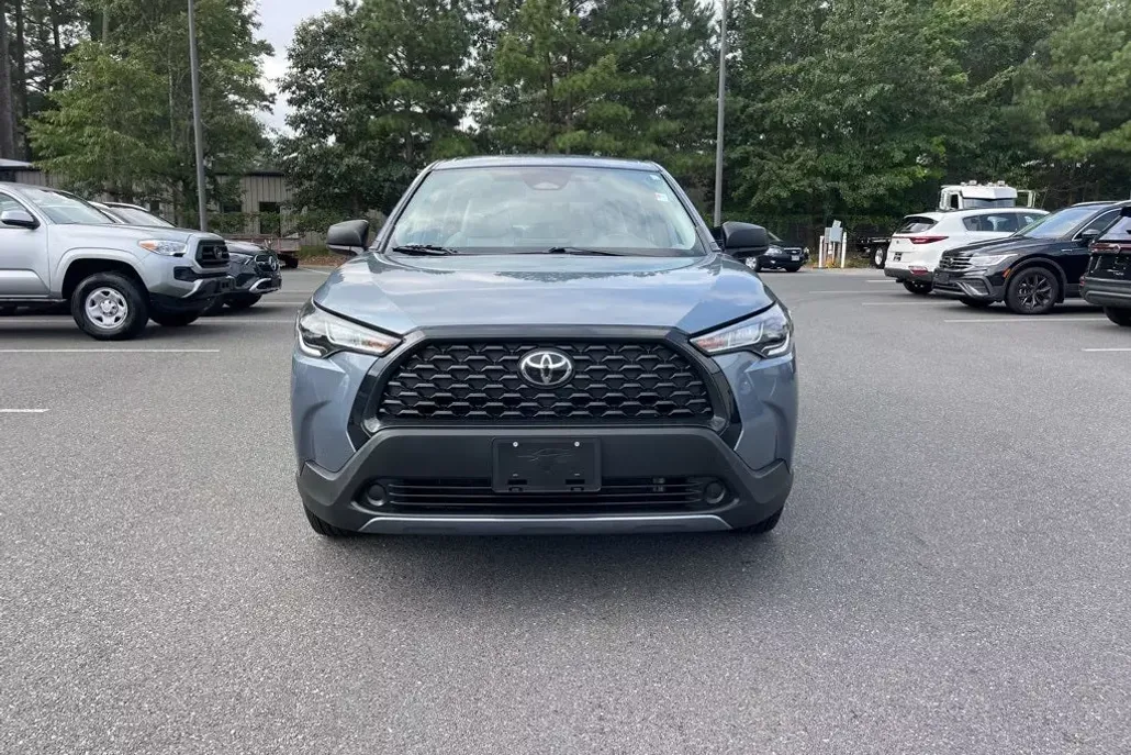 2023 Toyota Corolla Cross L photo 1