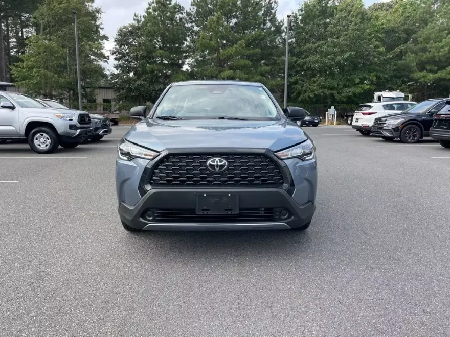 2023 Toyota Corolla Cross L photo 1