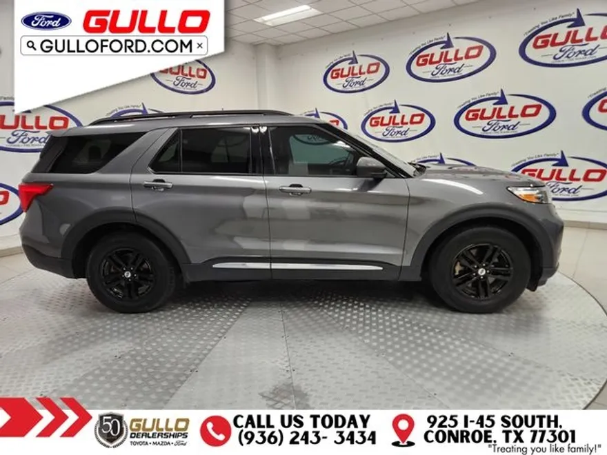 2023 Ford Explorer XLT photo 1