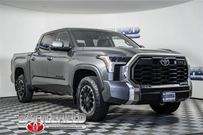 2026 Toyota Tundra SR5 CrewMax photo 1