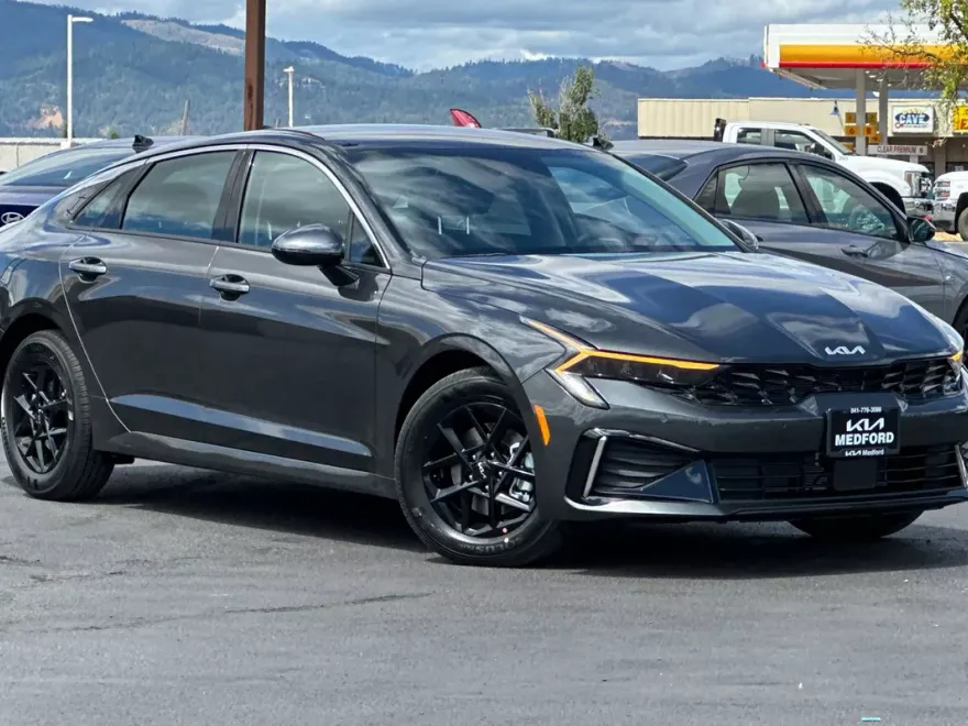 2026 Kia K5 LXS photo 1
