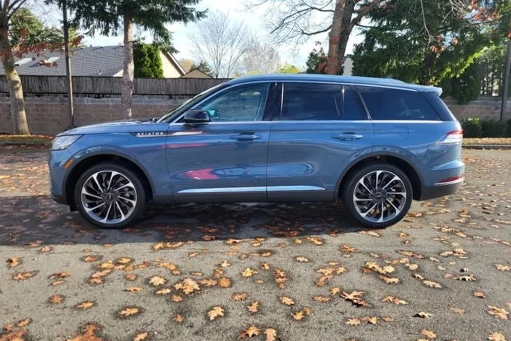 2025 Lincoln Aviator Reserve photo 1