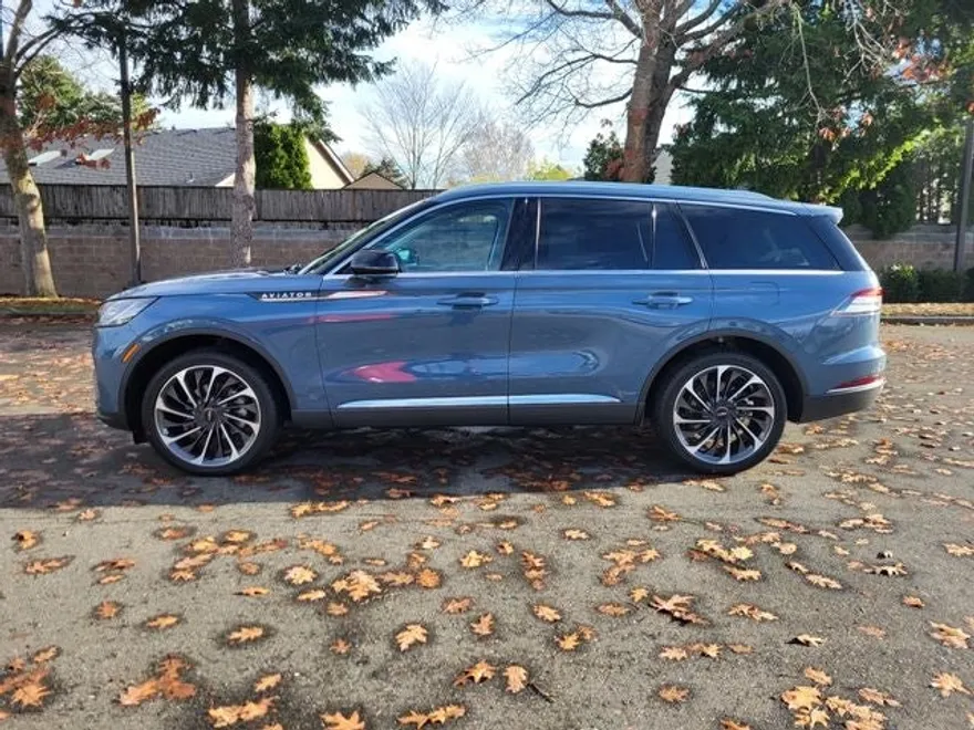 2025 Lincoln Aviator Reserve photo 1