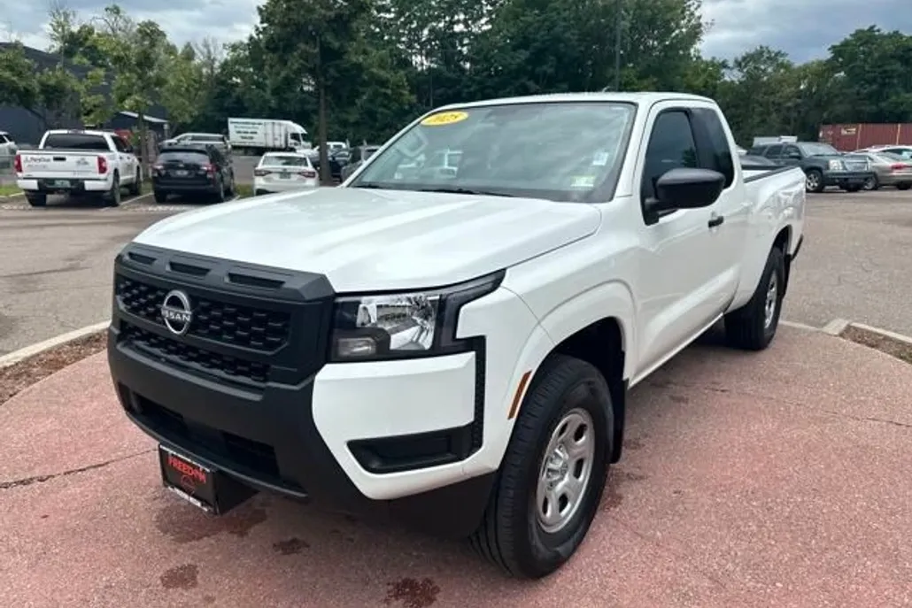 2025 Nissan Frontier S King Cab photo 1