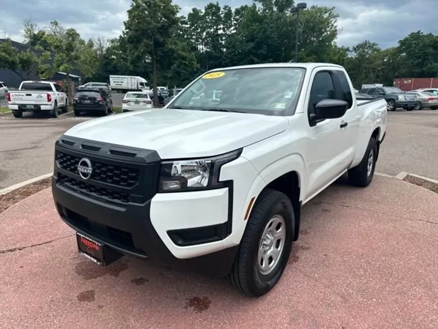 2025 Nissan Frontier S King Cab photo 1