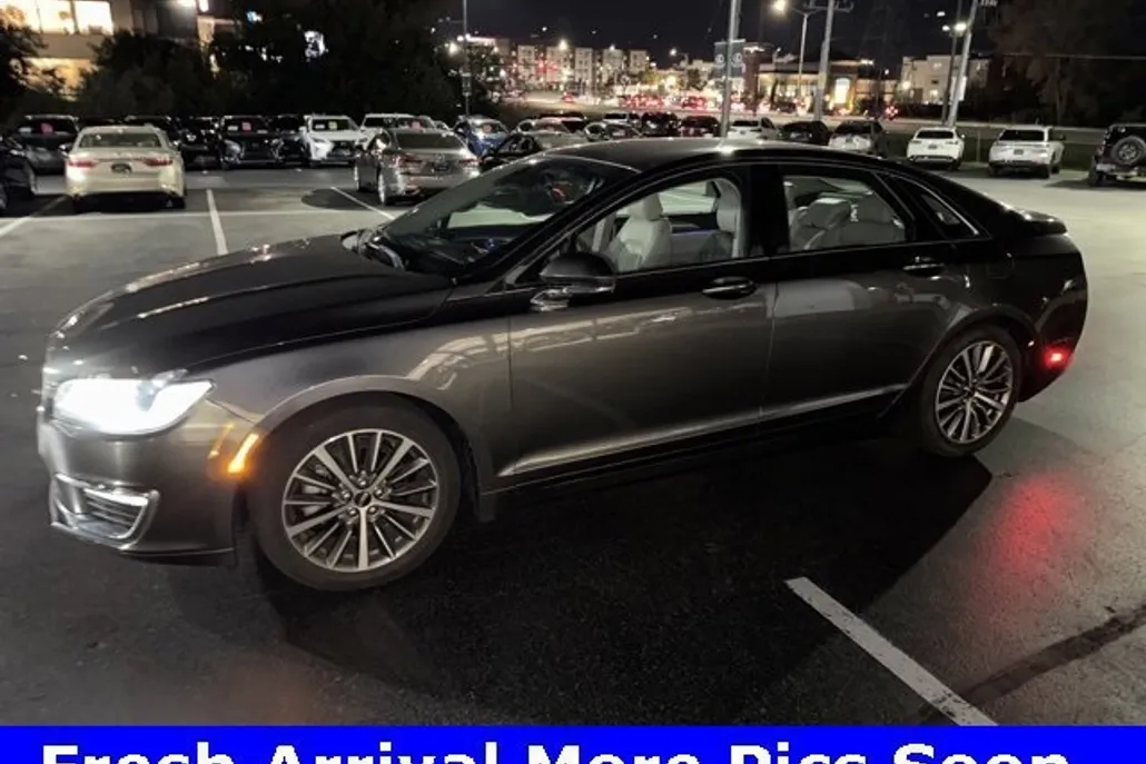 2020 Lincoln MKZ Standard photo 1