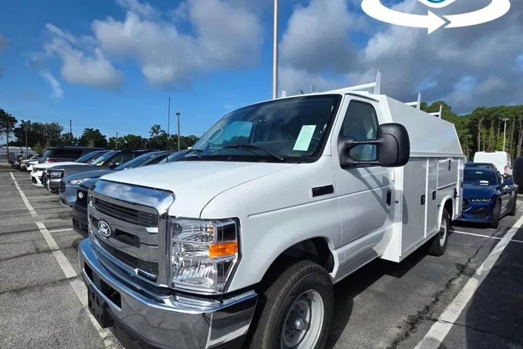 2026 Ford E-350 Base photo 1
