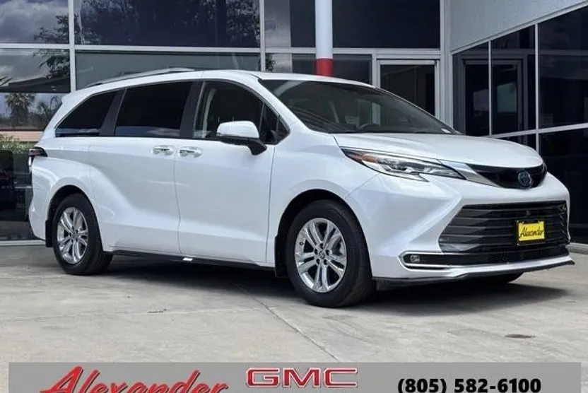 2023 Toyota Sienna Platinum photo 1