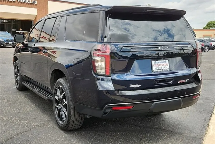 2024 Chevrolet Suburban RST photo 1
