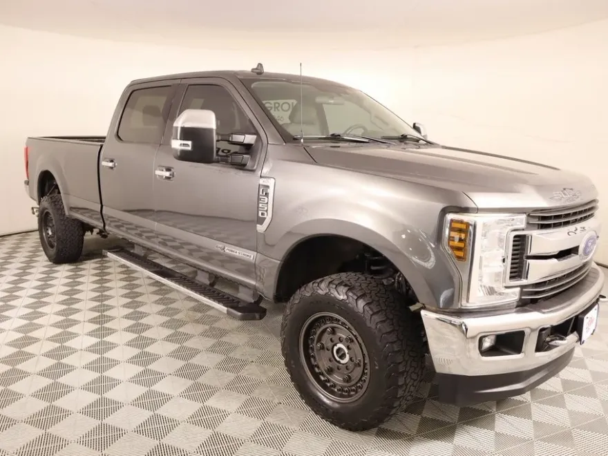 2019 Ford F-350 XLT photo 1