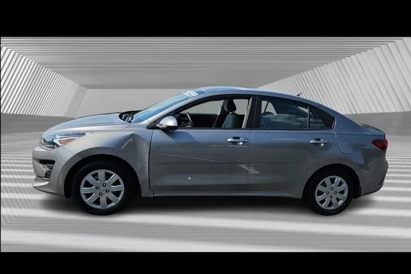 2022 Kia Rio S photo 1