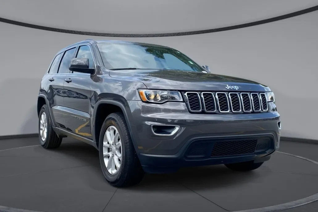2021 Jeep Grand Cherokee Laredo photo 1