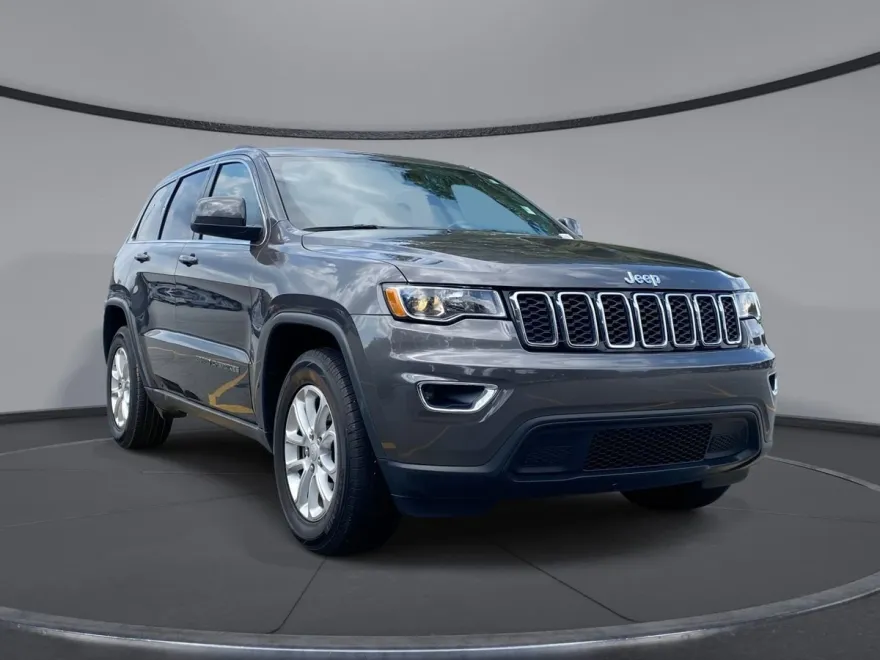 2021 Jeep Grand Cherokee Laredo photo 1