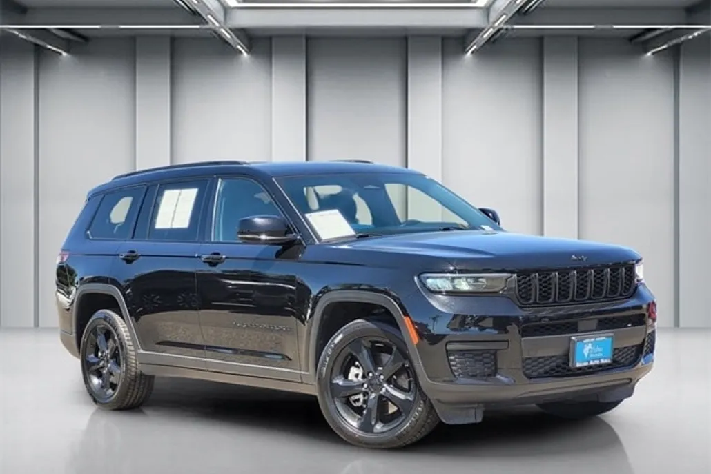 2021 Jeep Grand Cherokee Laredo Altitude photo 1