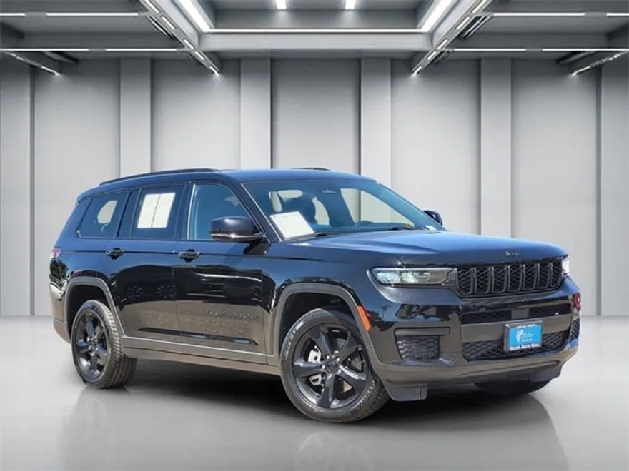 2021 Jeep Grand Cherokee Laredo Altitude photo 1