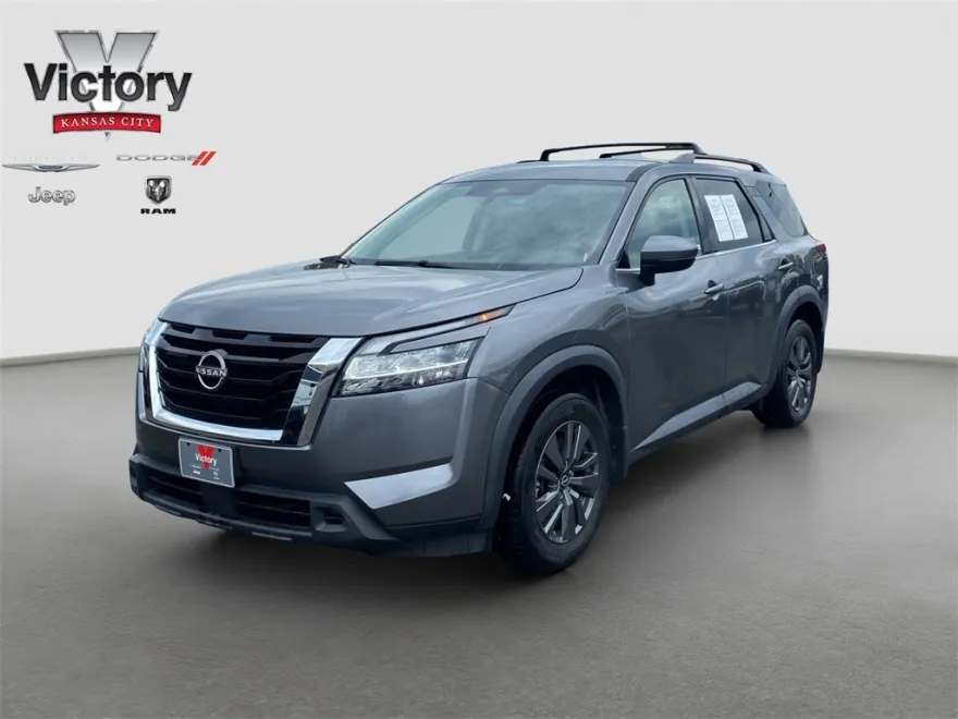 2022 Nissan Pathfinder SV photo 1
