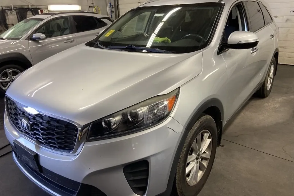 2019 Kia Sorento LX photo 1