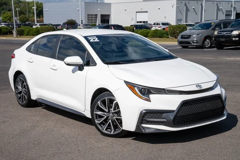 2022 Toyota Corolla SE photo 1