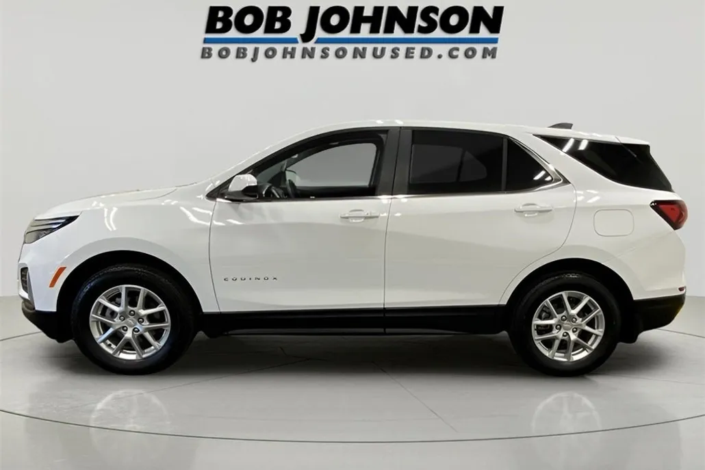 2024 Chevrolet Equinox LT photo 1