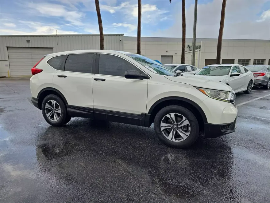 2018 Honda CR-V LX photo 1