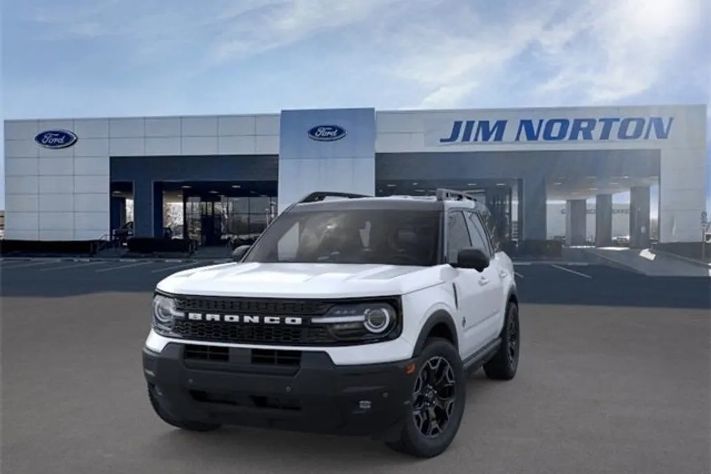 2025 Ford Bronco Sport Outer Banks photo 1