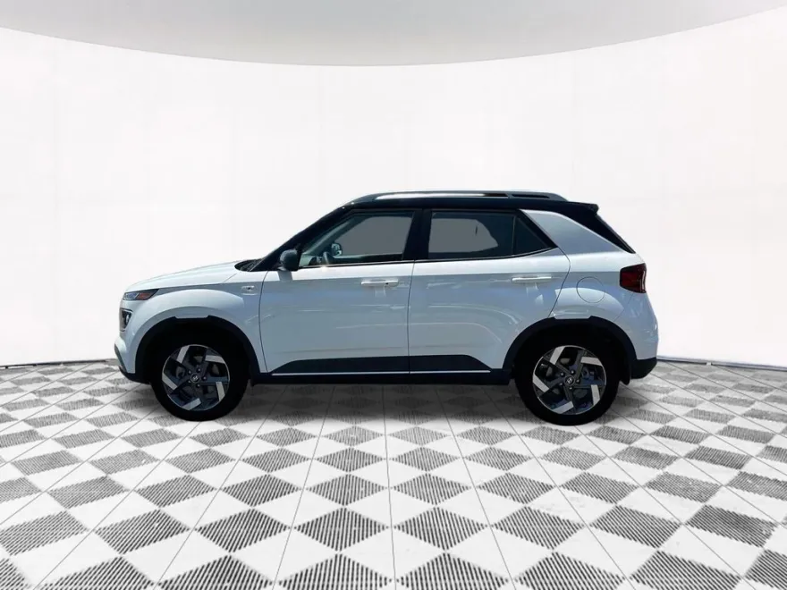 2025 Hyundai Venue Limited photo 1