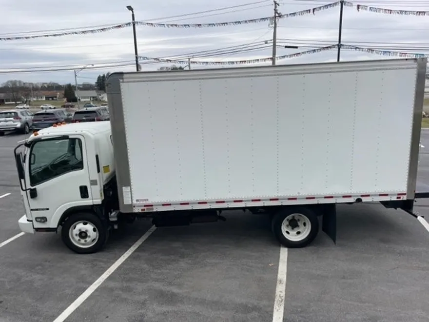 2020 Isuzu NPR photo 1