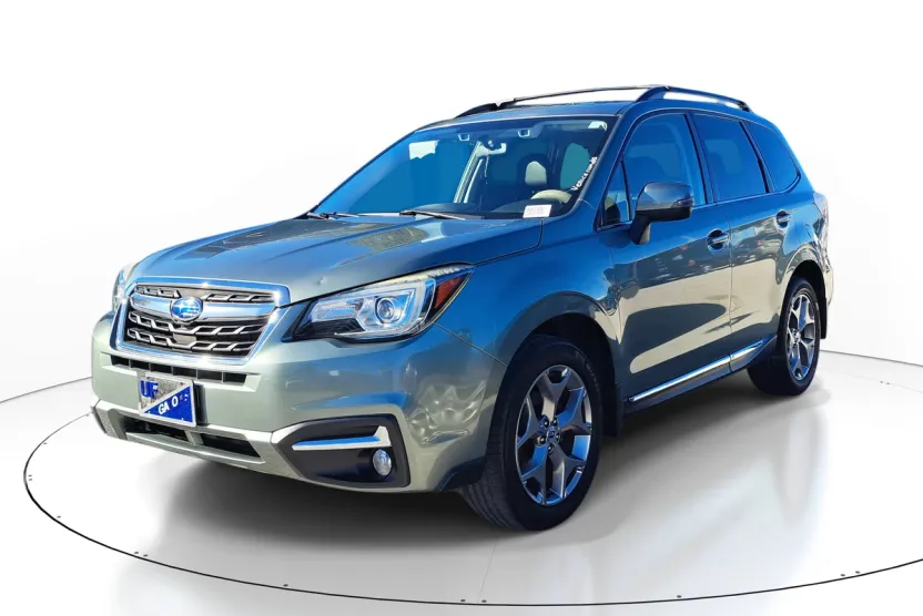 2017 Subaru Forester Touring photo 1