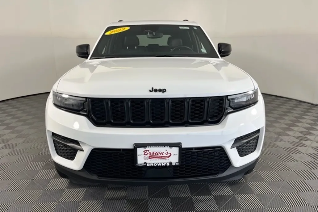 2022 Jeep Grand Cherokee Altitude photo 1