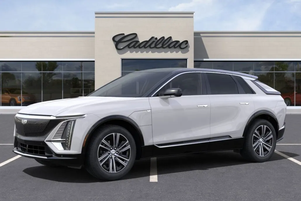 2025 Cadillac Lyriq Luxury photo 1
