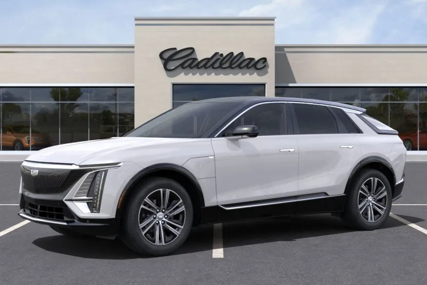 2025 Cadillac Lyriq Luxury photo 1