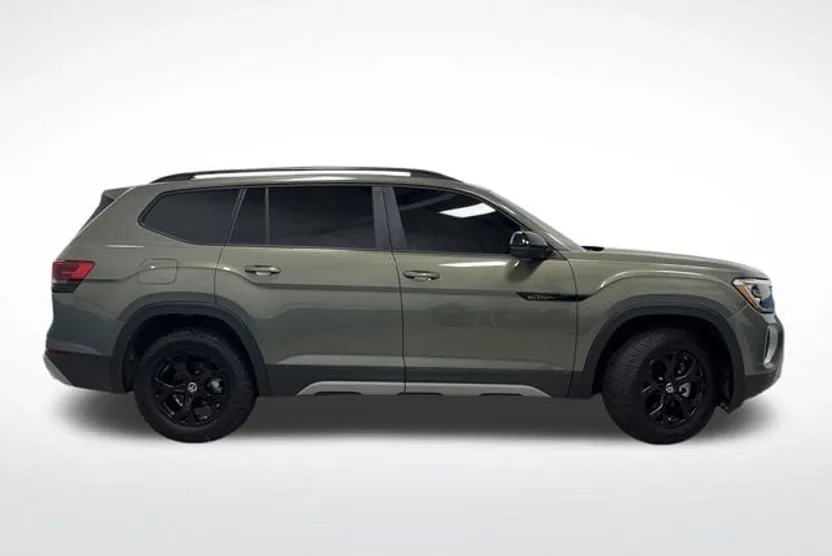 2024 Volkswagen Atlas Peak Edition SE Technology photo 1