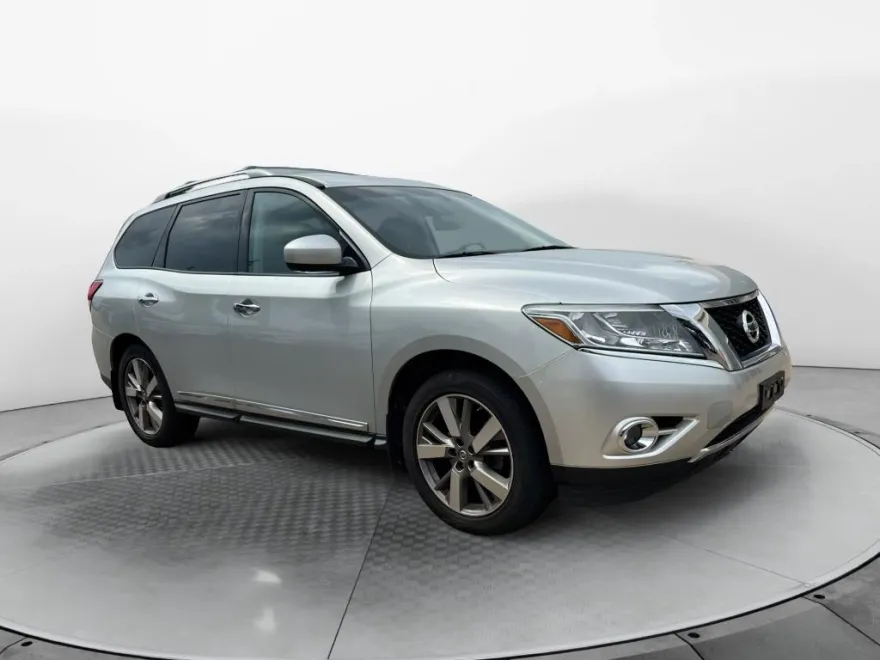 2014 Nissan Pathfinder Platinum photo 1
