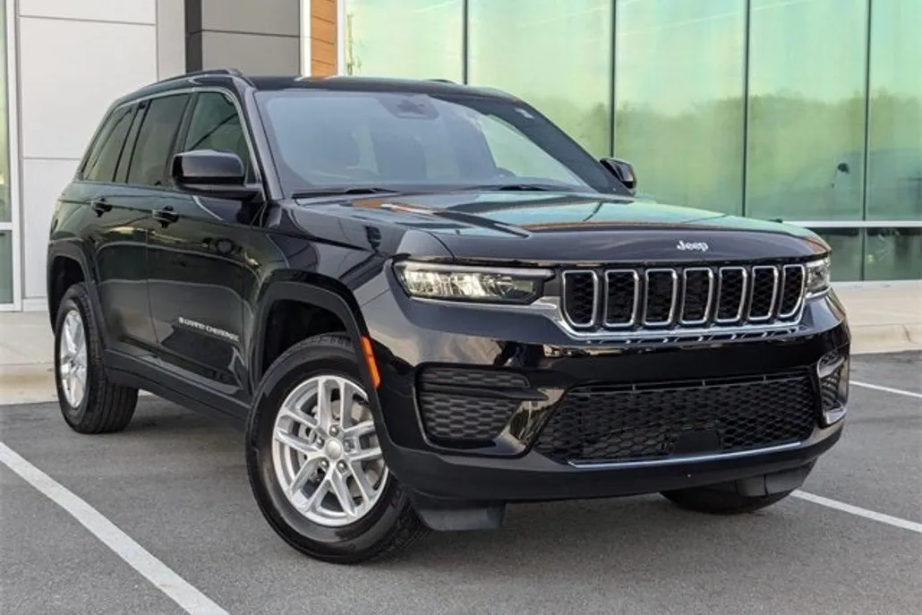 2025 Jeep Grand Cherokee Laredo X photo 1