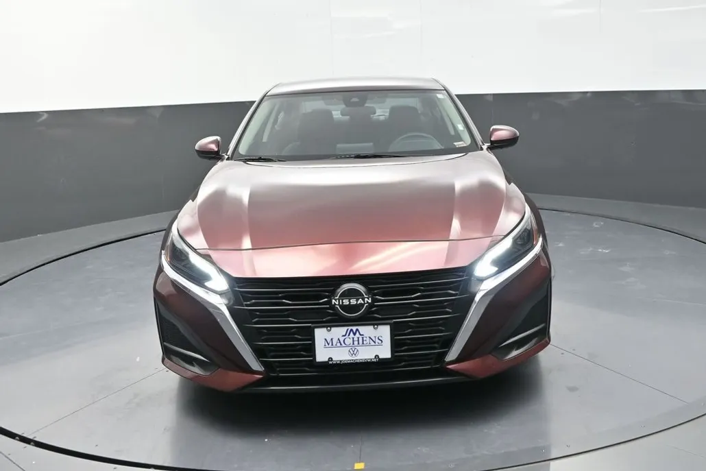 2023 Nissan Altima 2.5 SV photo 1